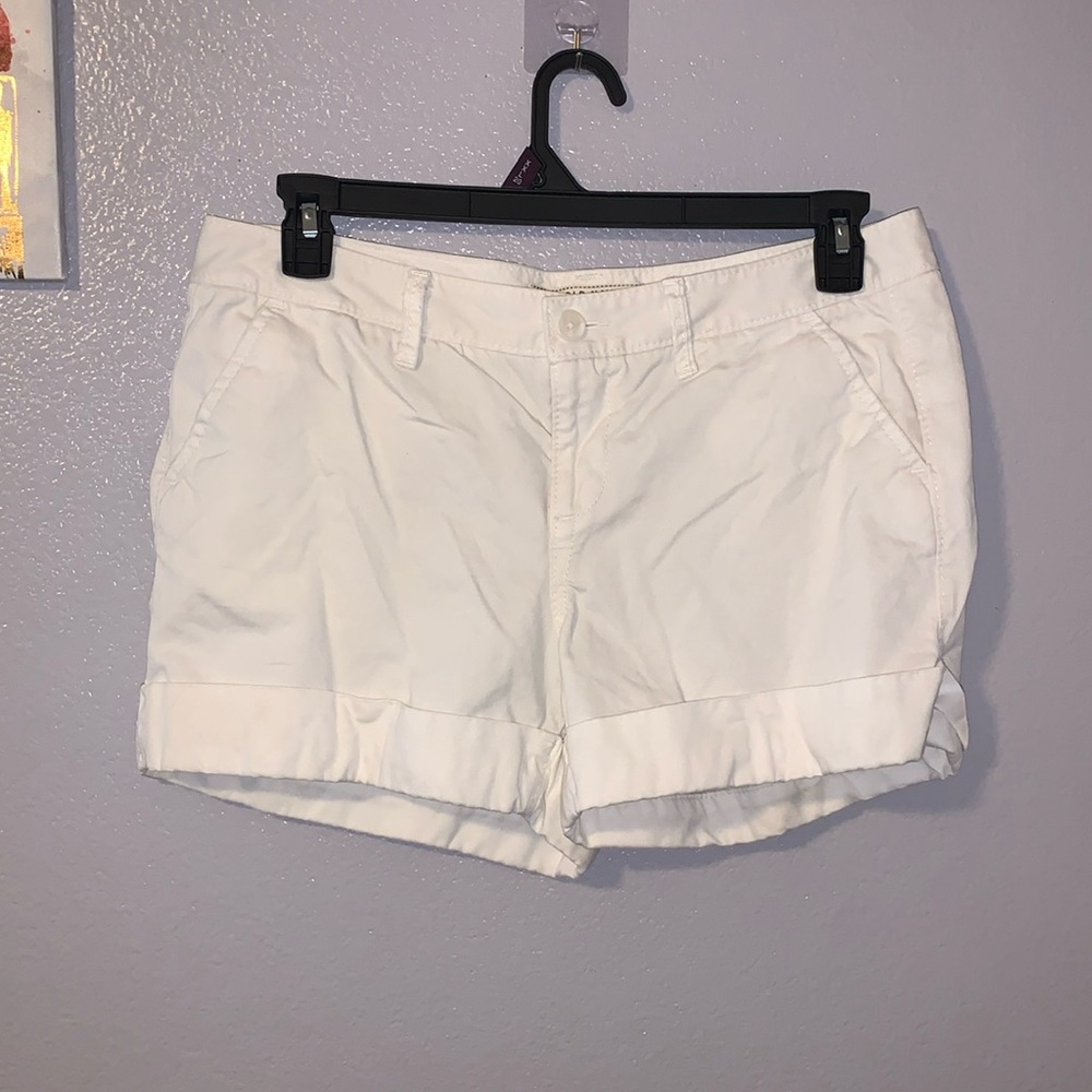 Old Navy White Low Rise Folded Hem Summer Shorts
